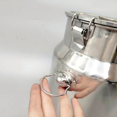 極度の厚い0.8mmのステンレス鋼のミルクの缶小さい8Lは貯蔵を密封した