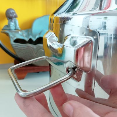 厚くされた20Lはステンレス鋼のミルクの缶の食品等級SUS304のミルクの貯蔵を密封した